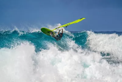custom-quad-8-pro-carbon-waves@2x